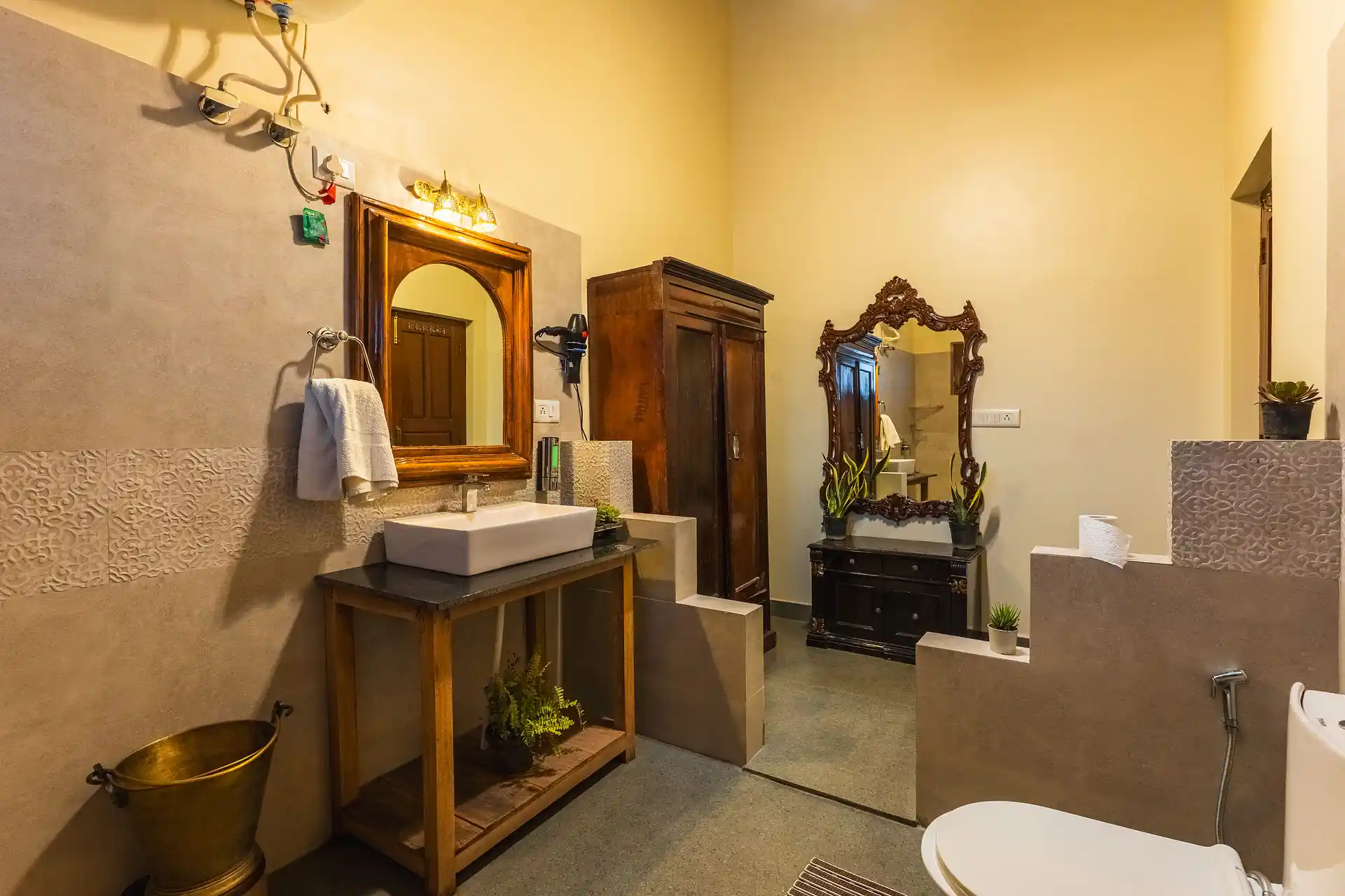Modern luxury ensuite bathroom facilities at Stone Heritage
